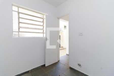 Casa à venda com 250m², 3 quartos e 2 vagas Casa à venda com 250m², 3 quartos e 2 vagasEdícula - Cozinha