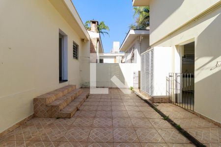 Casa à venda com 250m², 3 quartos e 2 vagas Casa à venda com 250m², 3 quartos e 2 vagasQuintal