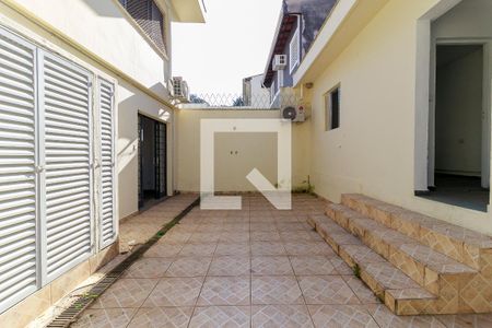 Casa à venda com 250m², 3 quartos e 2 vagas Casa à venda com 250m², 3 quartos e 2 vagasQuintal