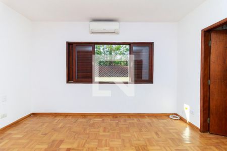 Casa à venda com 250m², 3 quartos e 2 vagas Casa à venda com 250m², 3 quartos e 2 vagasSuíte