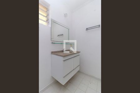 Casa à venda com 250m², 3 quartos e 2 vagas Casa à venda com 250m², 3 quartos e 2 vagasBanheiro 2