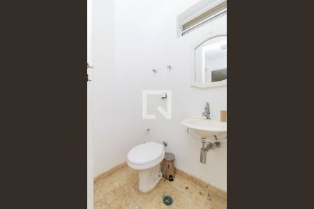 Casa à venda com 250m², 3 quartos e 2 vagas Casa à venda com 250m², 3 quartos e 2 vagasLavabo