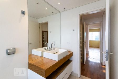 Apartamento à venda com 130m², 3 quartos e 2 vagasBanheiro da Suíte 2