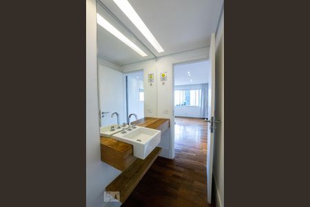 Apartamento à venda com 130m², 3 quartos e 2 vagasBanheiro