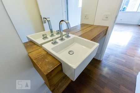 Apartamento à venda com 130m², 3 quartos e 2 vagasBanheiro - Torneira