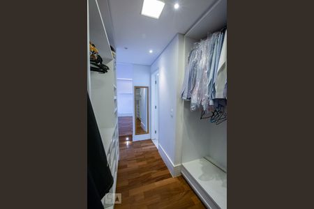Apartamento à venda com 130m², 3 quartos e 2 vagasCloset