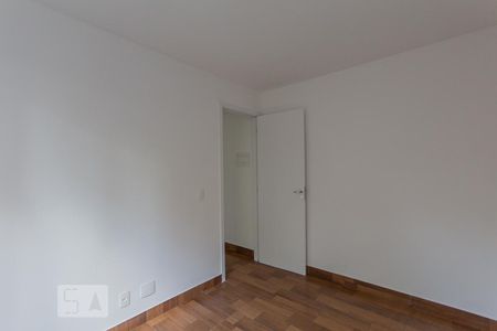 Quarto 1 de apartamento para alugar com 2 quartos, 42m² em Jardim Parque Morumbi, São Paulo