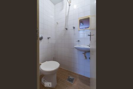 Apartamento para alugar com 90m², 2 quartos e 1 vaga Apartamento para alugar com 90m², 2 quartos e 1 vagaBanheiro de Serviço