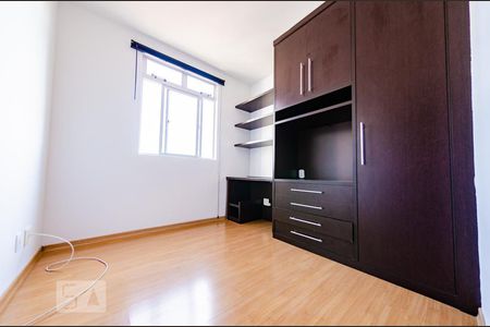 Quarto 2 de apartamento para alugar com 3 quartos, 74m² em Calafate, Belo Horizonte