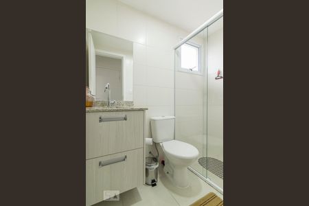 Banheiro da Suite de apartamento para alugar com 2 quartos, 58m² em Campestre, Santo André