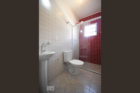 Banheiro Suíte de casa para alugar com 2 quartos, 100m² em Jardim das Vertentes, São Paulo