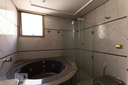 Banheiro de apartamento à venda com 4 quartos, 218m² em Setor Nova Suiça, Goiânia