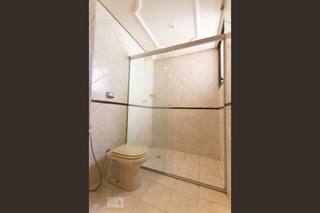 Apartamento à venda com 218m², 4 quartos e 2 vagas Apartamento à venda com 218m², 4 quartos e 2 vagasBanheiro