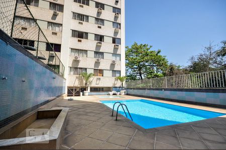 Apartamento à venda com 157m², 4 quartos e 3 vagasPiscina