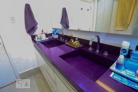 Apartamento à venda com 150m², 3 quartos e sem vaga Apartamento à venda com 150m², 3 quartos e sem vagaBanheiro