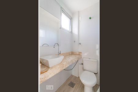 Apartamento à venda com 65m², 2 quartos e 2 vagasBanheiro da Suíte