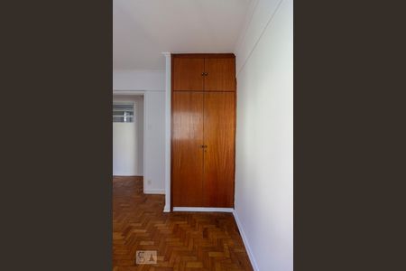 Quarto 1 - Armários de apartamento para alugar com 2 quartos, 68m² em Bela Vista, São Paulo