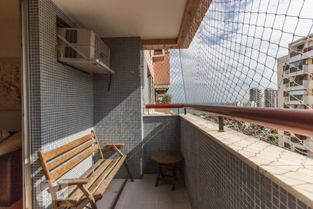 Apartamento à venda com 80m², 2 quartos e 1 vaga Apartamento à venda com 80m², 2 quartos e 1 vagaVaranda