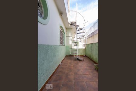 Casa à venda com 210m², 3 quartos e 2 vagas Casa à venda com 210m², 3 quartos e 2 vagasQuintal