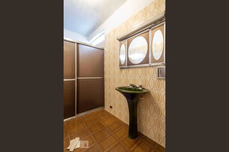 Casa à venda com 210m², 3 quartos e 2 vagas Casa à venda com 210m², 3 quartos e 2 vagasBanheiro