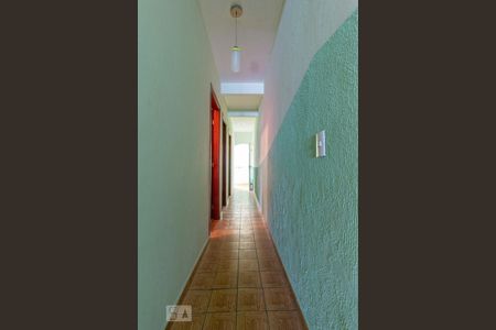 Casa à venda com 210m², 3 quartos e 2 vagas Casa à venda com 210m², 3 quartos e 2 vagasCorredor