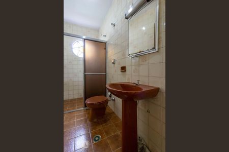 Casa à venda com 210m², 3 quartos e 2 vagas Casa à venda com 210m², 3 quartos e 2 vagasBanheiro