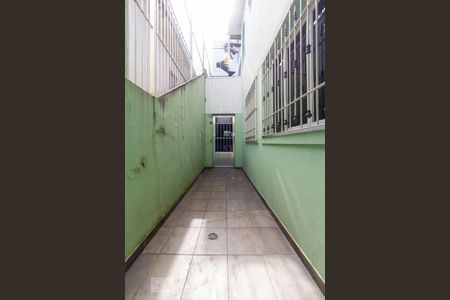 Casa à venda com 210m², 3 quartos e 2 vagas Casa à venda com 210m², 3 quartos e 2 vagasCorredor Externo