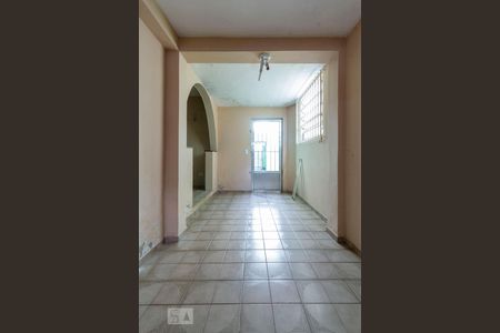 Casa à venda com 210m², 3 quartos e 2 vagas Casa à venda com 210m², 3 quartos e 2 vagasHall