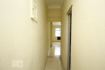 Corredor de kitnet/studio para alugar com 1 quarto, 27m² em Centro, Rio de Janeiro