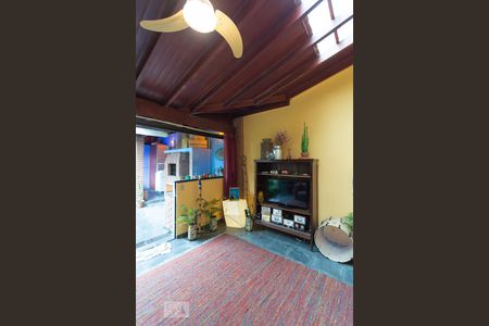 Casa à venda com 135m², 2 quartos e 2 vagas Casa à venda com 135m², 2 quartos e 2 vagasSala TV