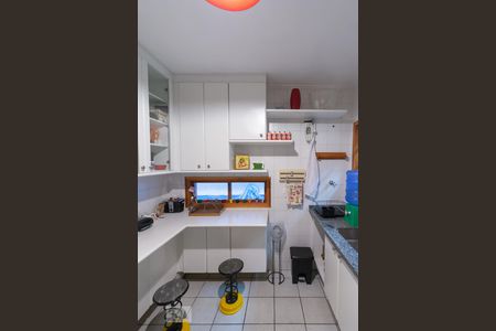 Casa à venda com 135m², 2 quartos e 2 vagas Casa à venda com 135m², 2 quartos e 2 vagasCozinha