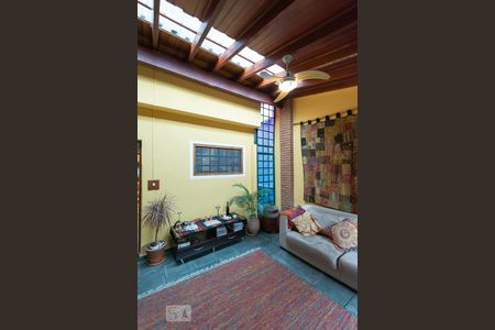 Casa à venda com 135m², 2 quartos e 2 vagas Casa à venda com 135m², 2 quartos e 2 vagasSala TV