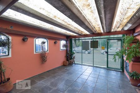 Casa à venda com 135m², 2 quartos e 2 vagas Casa à venda com 135m², 2 quartos e 2 vagasGaragem