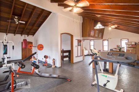 Casa à venda com 500m², 5 quartos e 6 vagasAcademia e Salão de jogos