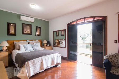 Casa à venda com 500m², 5 quartos e 6 vagasSuíte 1