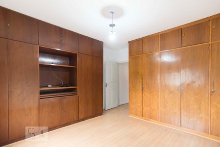 Casa à venda com 255m², 5 quartos e 2 vagasSuíte