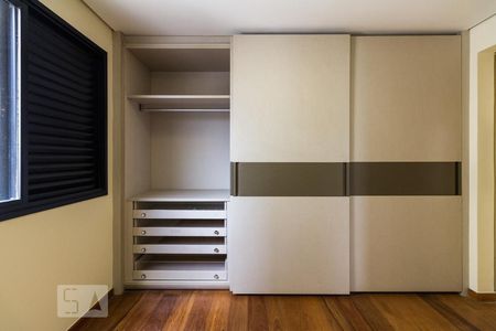 Apartamento à venda com 90m², 3 quartos e 2 vagas Apartamento à venda com 90m², 3 quartos e 2 vagasQuarto Suíte 3 - Armário