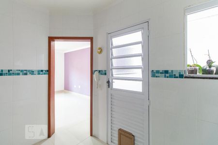 Cozinha de casa de condomínio à venda com 2 quartos, 65m² em Vila Carrão, São Paulo
