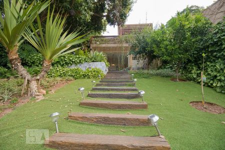 Casa à venda com 220m², 1 quarto e 1 vagaQuintal