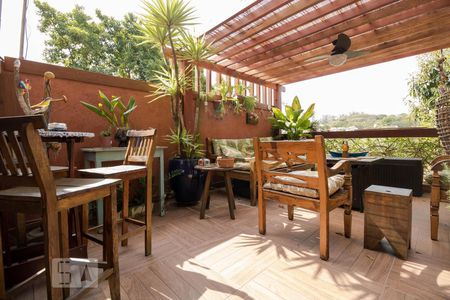 Casa à venda com 220m², 1 quarto e 1 vagaVaranda