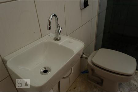 Casa de condomínio à venda com 65m², 2 quartos e 1 vaga Casa de condomínio à venda com 65m², 2 quartos e 1 vagaBanheiro 2