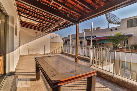 Apartamento à venda com 139m², 3 quartos e 1 vaga Apartamento à venda com 139m², 3 quartos e 1 vagaÁrea Externa - Cobertura