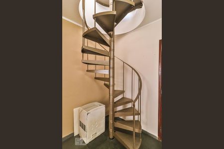 Apartamento à venda com 139m², 3 quartos e 1 vaga Apartamento à venda com 139m², 3 quartos e 1 vagaEscada para Escada para Segundo Andar - Cobertura