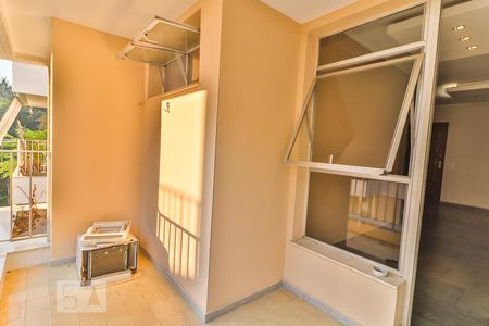 Apartamento à venda com 139m², 3 quartos e 1 vaga Apartamento à venda com 139m², 3 quartos e 1 vagaVaranda Sala