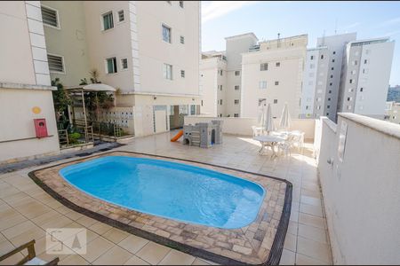 Apartamento para alugar com 60m², 2 quartos e 1 vagaÁrea comum - Piscina