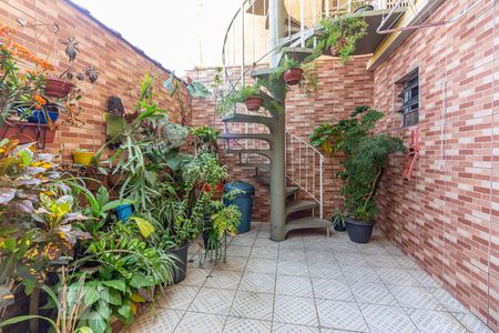 Casa à venda com 249m², 5 quartos e 2 vagasQuintal