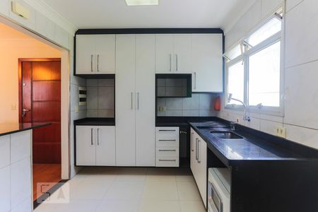 Apartamento à venda com 69m², 2 quartos e 1 vaga Apartamento à venda com 69m², 2 quartos e 1 vagaCozinha Armário