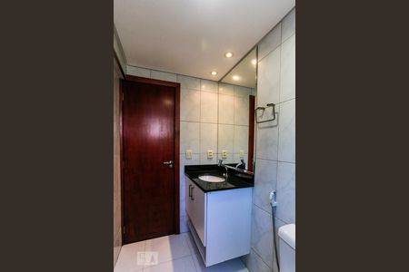 Apartamento à venda com 69m², 2 quartos e 1 vaga Apartamento à venda com 69m², 2 quartos e 1 vagaBanheiro