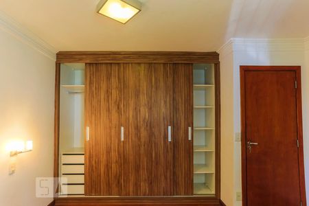 Apartamento à venda com 69m², 2 quartos e 1 vaga Apartamento à venda com 69m², 2 quartos e 1 vagaQuarto Suite Armário