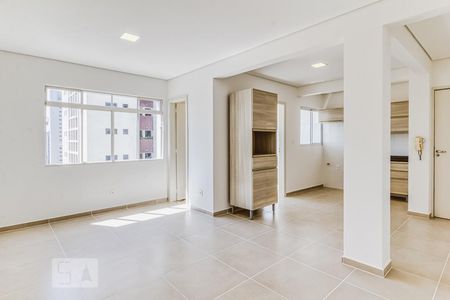 Sala de apartamento para alugar com 2 quartos, 70m² em Brooklin Paulista, São Paulo